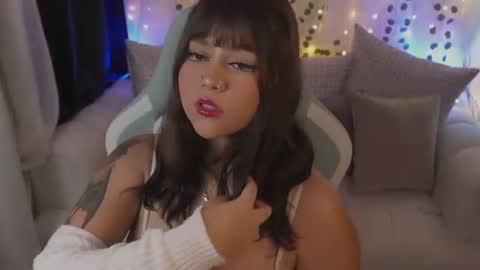 Snapshot of val_luv chatting on 19, 6, 2026 val online show from 19, 6, 2026