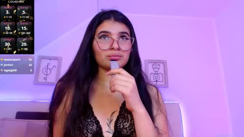 Snapshot of valeery_gomez chatting on 2, 3, 2025 Tifanny online show from 2, 3, 2025