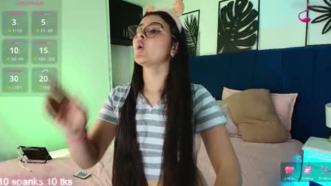 Snapshot of valeery_gomez chatting on 18, 9, 2025 Tifanny online show from 18, 9, 2025