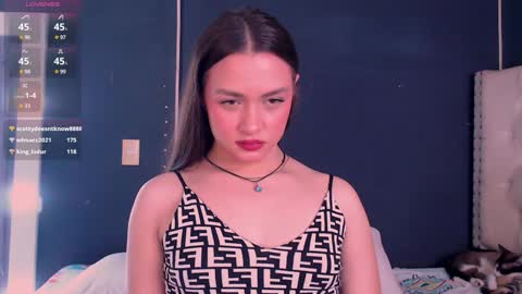 IG-valen mendoza99  twitter valenthompson99 online show from 15, 12, 2024