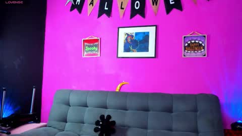 Snapshot of valenmilan chatting on 22, 10, 2025 valentina milan online show from 22, 10, 2025