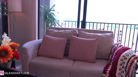 Valen online show from 4, 1, 2025