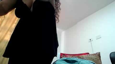 Valentina2730 online show from 4, 2, 2026