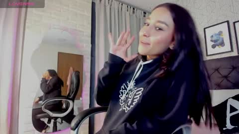 Snapshot of valentina__desire chatting on 27, 4, 2026 Valen online show from 27, 4, 2026