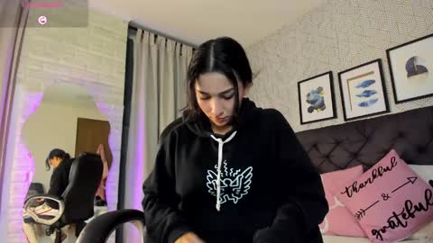Snapshot of valentina__desire chatting on 6, 5, 2026 Valen online show from 6, 5, 2026