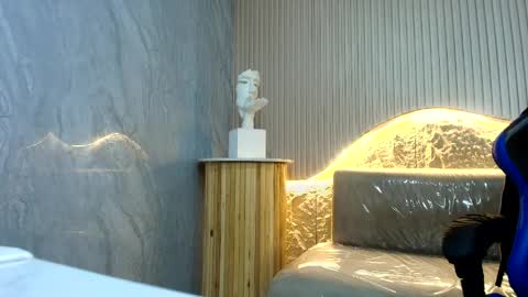Snapshot of valentina__r chatting on 29, 4, 2026 Valentina R online show from 29, 4, 2026