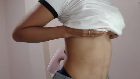 Snapshot of valentina_camposs chatting on 12, 9, 2025 valen online show from 12, 9, 2025
