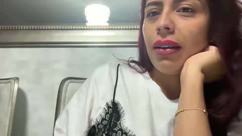 Snapshot of valentina_camposs chatting on 24, 4, 2026 valen online show from 24, 4, 2026