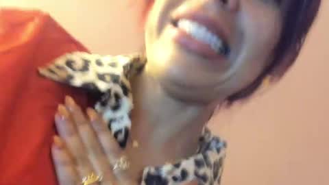 Snapshot of valentina_camposs chatting on 15, 5, 2026 valen online show from 15, 5, 2026