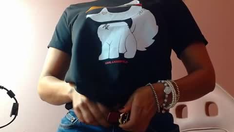 Snapshot of valentina_camposs chatting on 19, 6, 2026 valen online show from 19, 6, 2026