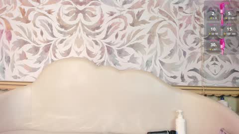 Snapshot of valentina_cortes72 chatting on 10, 1, 2025 Valentina online show from 10, 1, 2025