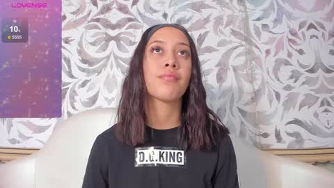 Snapshot of valentina_cortes72 chatting on 25, 1, 2025 Valentina online show from 25, 1, 2025