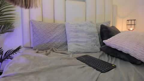 VALENTINA  online show from 8, 1, 2025