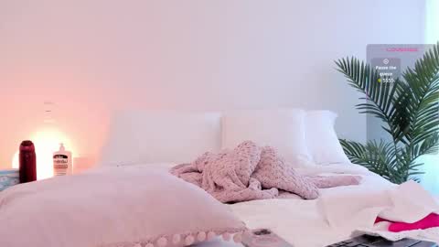 VALENTINA  online show from 13, 12, 2025