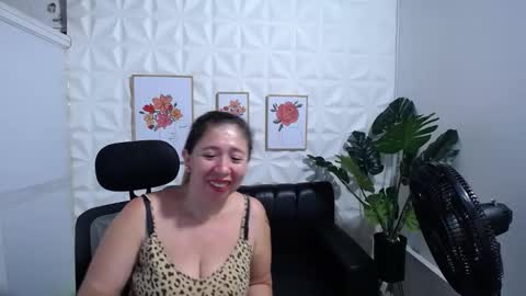 Snapshot of valentina_mature chatting on 22, 1, 2025 Valentina online show from 22, 1, 2025