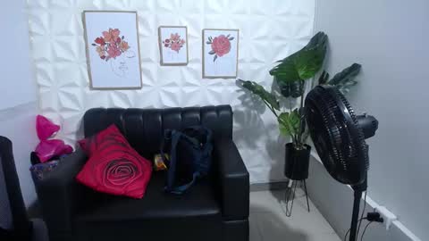 Snapshot of valentina_mature chatting on 17, 2, 2025 Valentina online show from 17, 2, 2025