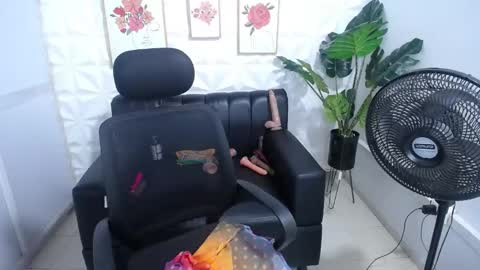 Snapshot of valentina_mature chatting on 22, 2, 2025 Valentina online show from 22, 2, 2025