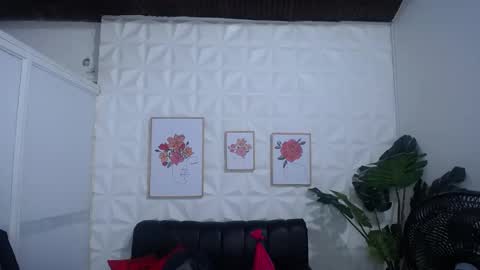 Snapshot of valentina_mature chatting on 3, 3, 2025 Valentina online show from 3, 3, 2025