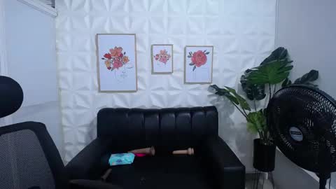 Snapshot of valentina_mature chatting on 5, 3, 2025 Valentina online show from 5, 3, 2025