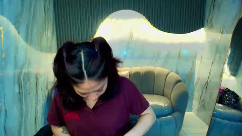 Snapshot of valentina_r_ chatting on 18, 12, 2025 Valentina online show from 18, 12, 2025