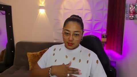 Snapshot of valentina_xx69 chatting on 3, 12, 2024 Valentina online show from 3, 12, 2024