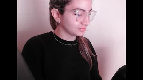 Snapshot of valentinaseleni24 chatting on 18, 9, 2025 valentinaseleni24 online show from 18, 9, 2025