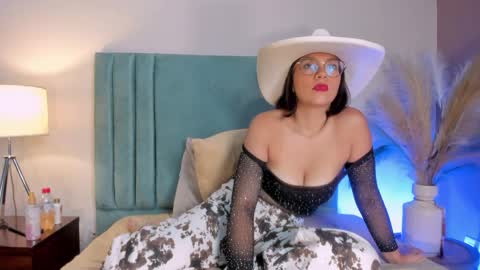 Snapshot of valentinavegaa chatting on 4, 6, 2026 Valentina Vega online show from 4, 6, 2026