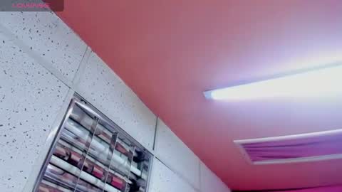 Snapshot of valentinee_xo chatting on 8, 7, 2026 valentinee_xo online show from 8, 7, 2026