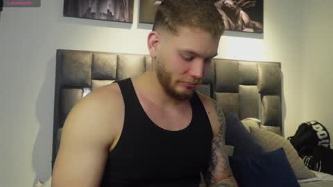 Valentino Ferrari online show from 4, 3, 2025