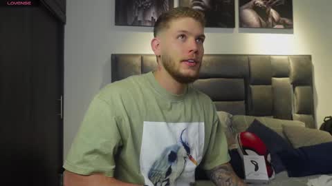 Valentino Ferrari online show from 8, 3, 2025