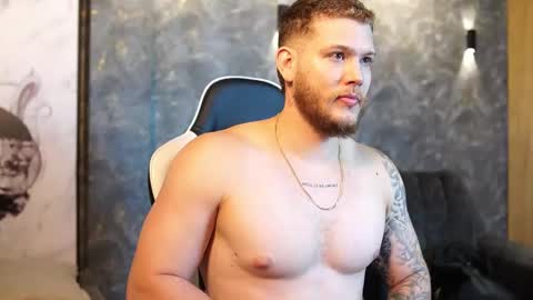 Valentino Ferrari online show from 25, 9, 2025