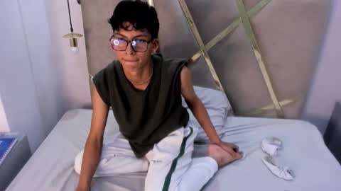 Snapshot of valentino_lux chatting on 14, 11, 2025 valentino lux online show from 14, 11, 2025