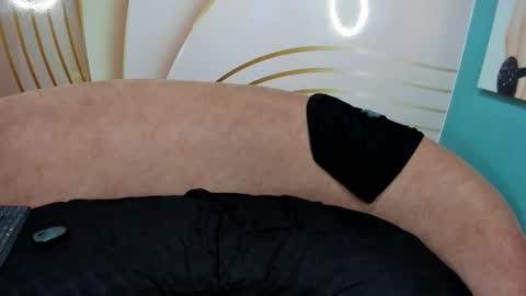 Snapshot of valentino_lux chatting on 16, 11, 2025 valentino lux online show from 16, 11, 2025