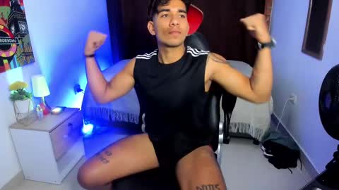 VALENTINO MOURA online show from 25, 2, 2025