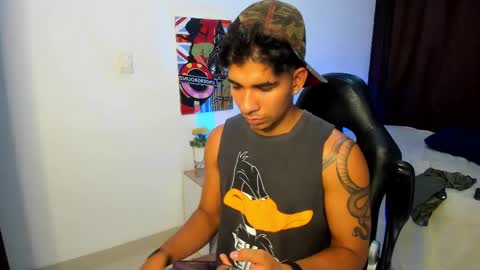 VALENTINO MOURA online show from 26, 2, 2025