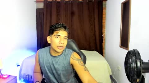 VALENTINO MOURA online show from 28, 2, 2025