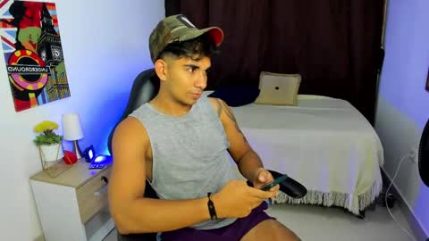 VALENTINO MOURA online show from 11, 3, 2025