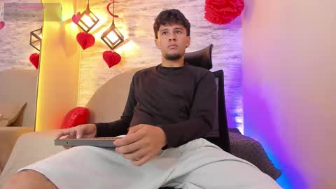 Snapshot of valentino_russo chatting on 17, 2, 2026 VALENTINO online show from 17, 2, 2026