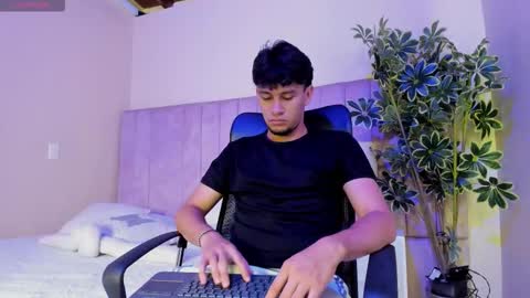 Snapshot of valentino_russo chatting on 24, 2, 2026 VALENTINO online show from 24, 2, 2026