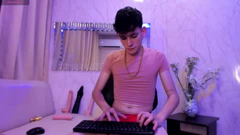 Snapshot of valentinomoreti chatting on 27, 2, 2025 Valentino online show from 27, 2, 2025