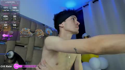 Snapshot of valentinomoreti chatting on 28, 9, 2025 Valentino online show from 28, 9, 2025