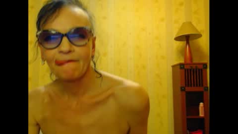 Snapshot of valenttijm3851 chatting on 2, 3, 2025 valentijm online show from 2, 3, 2025