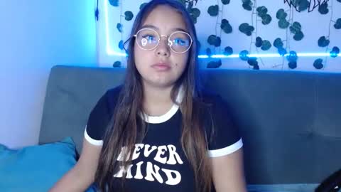 Snapshot of valeria_cherry chatting on 4, 1, 2025 valeria online show from 4, 1, 2025