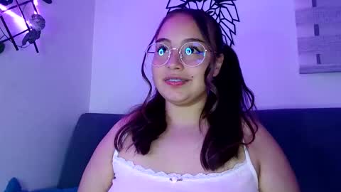 Snapshot of valeria_cherry chatting on 10, 9, 2025 valeria online show from 10, 9, 2025