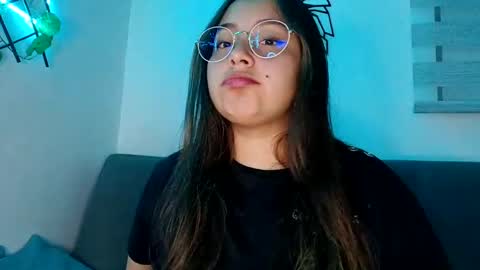 Snapshot of valeria_cherry chatting on 12, 9, 2025 valeria online show from 12, 9, 2025
