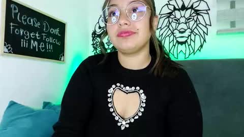 Snapshot of valeria_cherry chatting on 8, 10, 2025 valeria online show from 8, 10, 2025