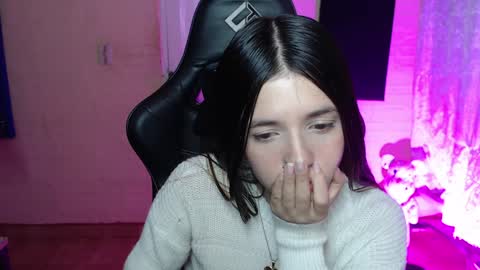 Snapshot of valeria_mendozza chatting on 6, 2, 2025 online show from 6, 2, 2025