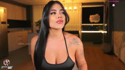 Snapshot of valeria_orozco chatting on 7, 12, 2024 valeria_orozco online show from 7, 12, 2024