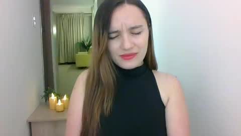 Snapshot of valeriafrannco chatting on 5, 3, 2025 valeriafrannco online show from 5, 3, 2025