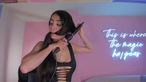 Snapshot of valeriavelvet chatting on 1, 6, 2026 Vale online show from 1, 6, 2026